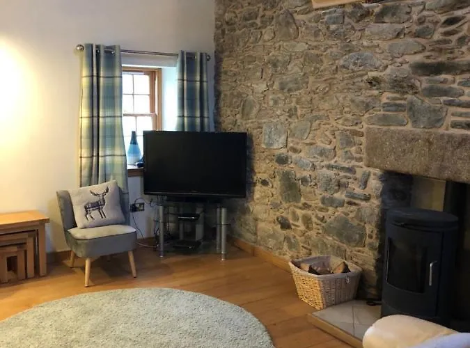 Old Tynribbie House - Comfortable Detached House